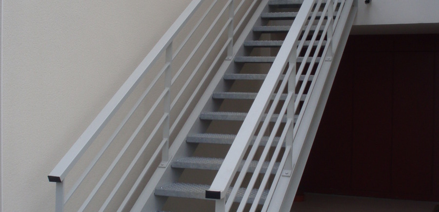 Escalier droit acier galvanisé