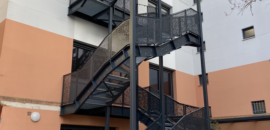 Escalier de secours quart tournant