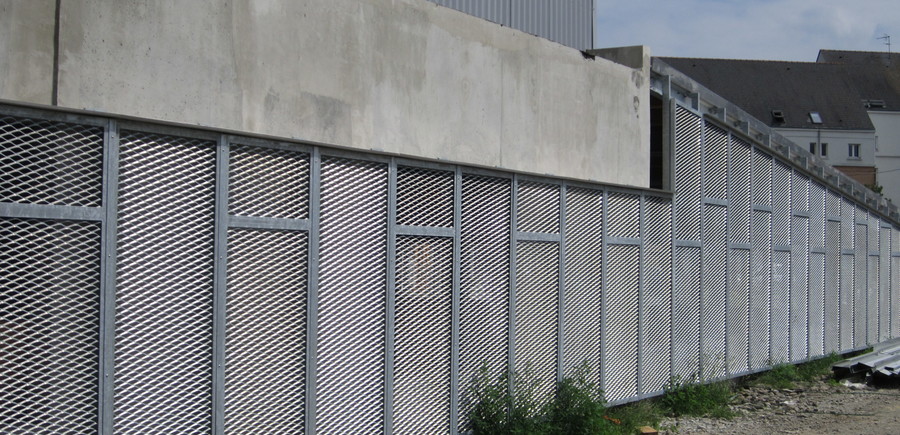 Ile de Nantes Ilôt A - SNI - Atelier Ph Madec : Fermeture en métal déployé galvanisé